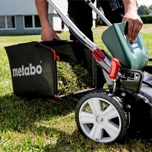 Picture of METABO 2 x 18 V (36 V) BRUSHLESS Lawn Mower 460 mm
(2 x 10.0 Ah LiHD Battery Packs, ASC 145 DUO Air-cooled Fast Charger)