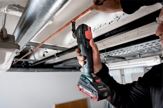Picture of METABO 18 V BRUSHLESS Multi-Tool, MT 18 LTX BL QSL, SKIN Only, incl. Plunge Saw Blade 32mm Wood/Metal and Triangular Base Plate 93mm