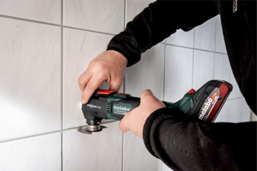 Picture of METABO 18 V BRUSHLESS Multi-Tool, MT 18 LTX BL QSL, SKIN Only, incl. Plunge Saw Blade 32mm Wood/Metal and Triangular Base Plate 93mm
