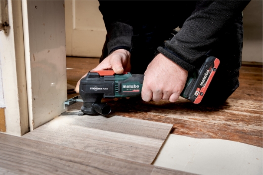 Picture of METABO 18 V BRUSHLESS Multi-Tool, MT 18 LTX BL QSL, SKIN Only, incl. Plunge Saw Blade 32mm Wood/Metal and Triangular Base Plate 93mm