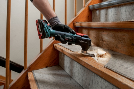 Picture of METABO 18 V BRUSHLESS Multi-Tool, MT 18 LTX BL QSL, SKIN Only, incl. Plunge Saw Blade 32mm Wood/Metal and Triangular Base Plate 93mm